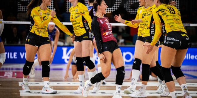Valsabbina Millenium Brescia players celebrating a point during a match