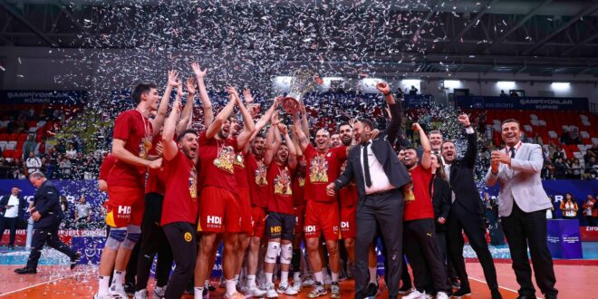 Galatasaray players celebrating winning the Turkish Super Cup