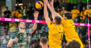 Volleyball players in action during a Polish men's league match